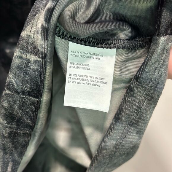 American Eagle Women’s Velvet T-Shirt - Black Tie Dye, Size Small - Picture 6 of 8